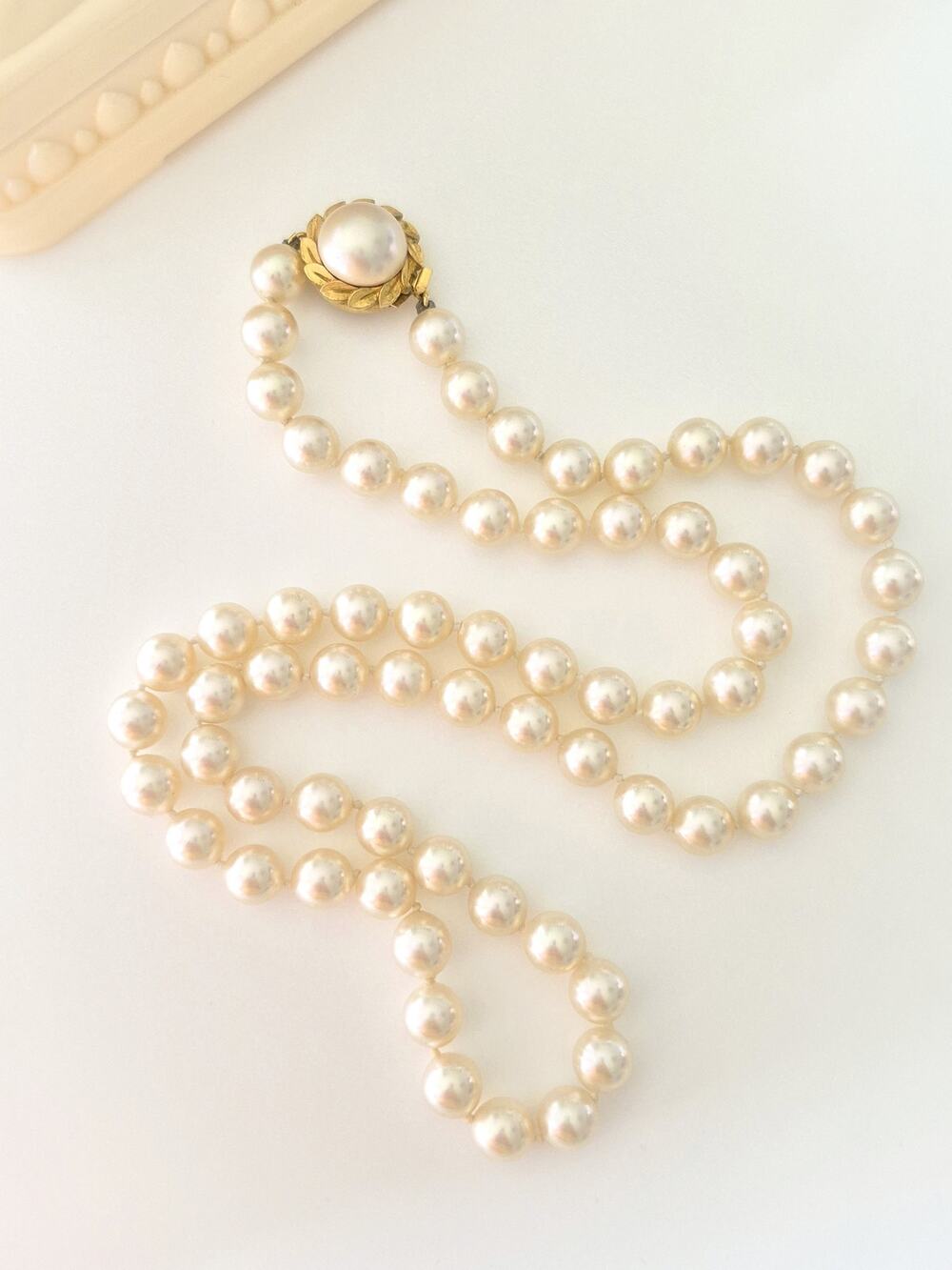 Vintage Majorica Single Strand Faux Pearl Necklace